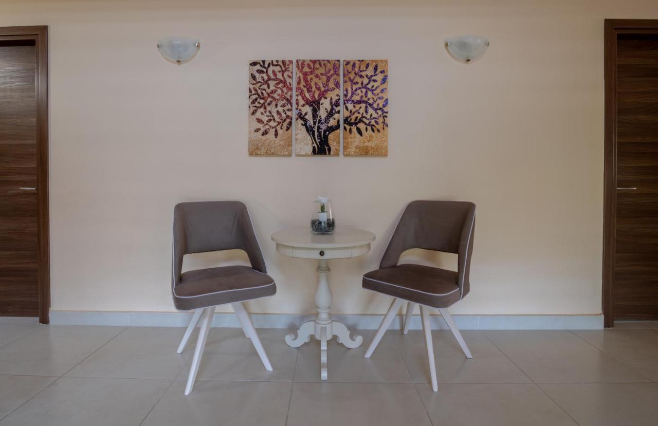Hotel Idillion Vília Zewnętrze zdjęcie