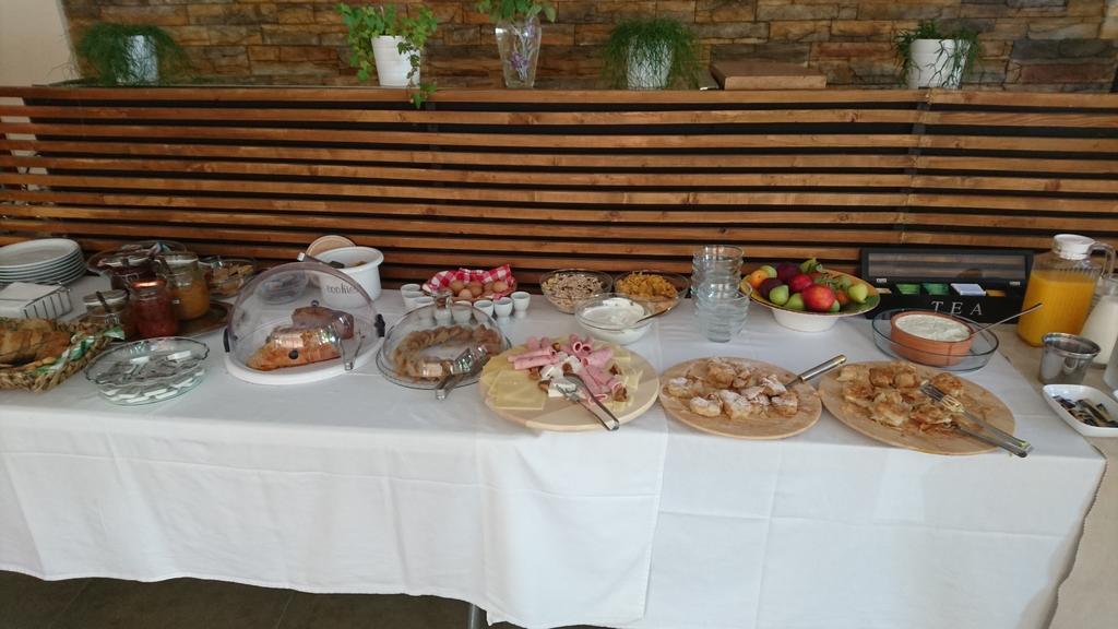 Hotel Idillion Vília Zewnętrze zdjęcie